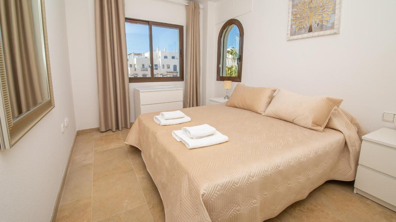 Lovely 2-Bed Apartment In Marina De La Duquesa Castillo de Sabinillas Luaran gambar