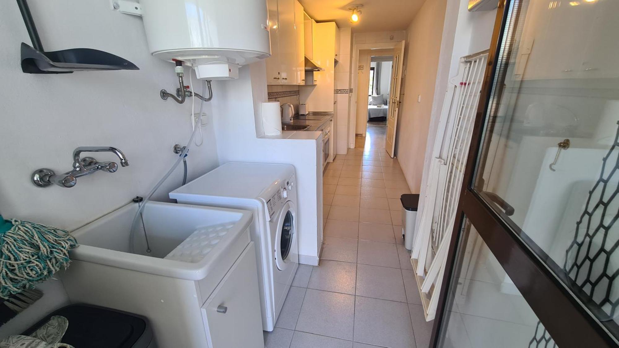 Lovely 2-Bed Apartment In Marina De La Duquesa Castillo de Sabinillas Luaran gambar
